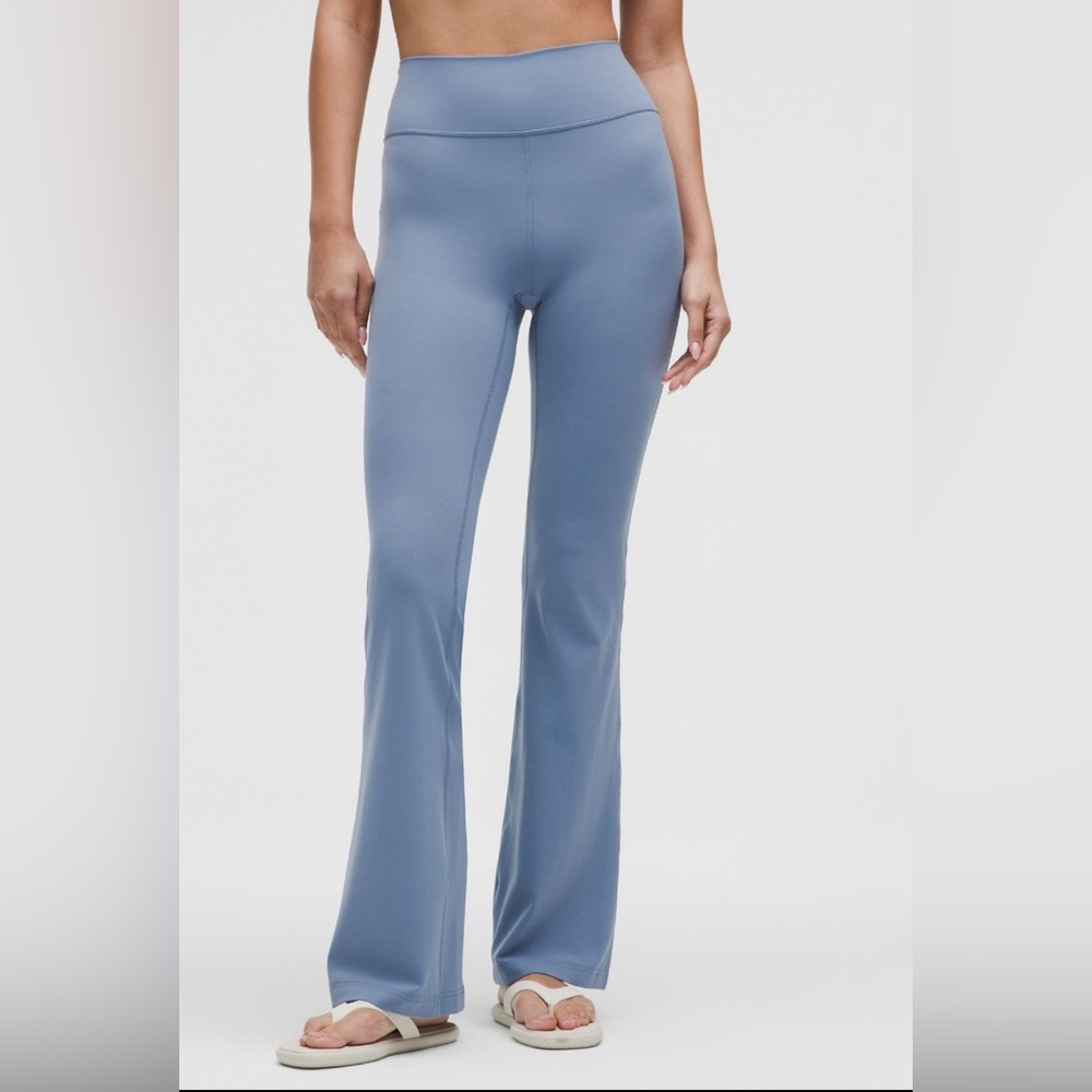 Lululemon NWT Groove Nulu HR Flared Pant Regular Sz 10, 12 Washed Denim - Picture 2 of 5